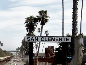San Clemente sign on railroad